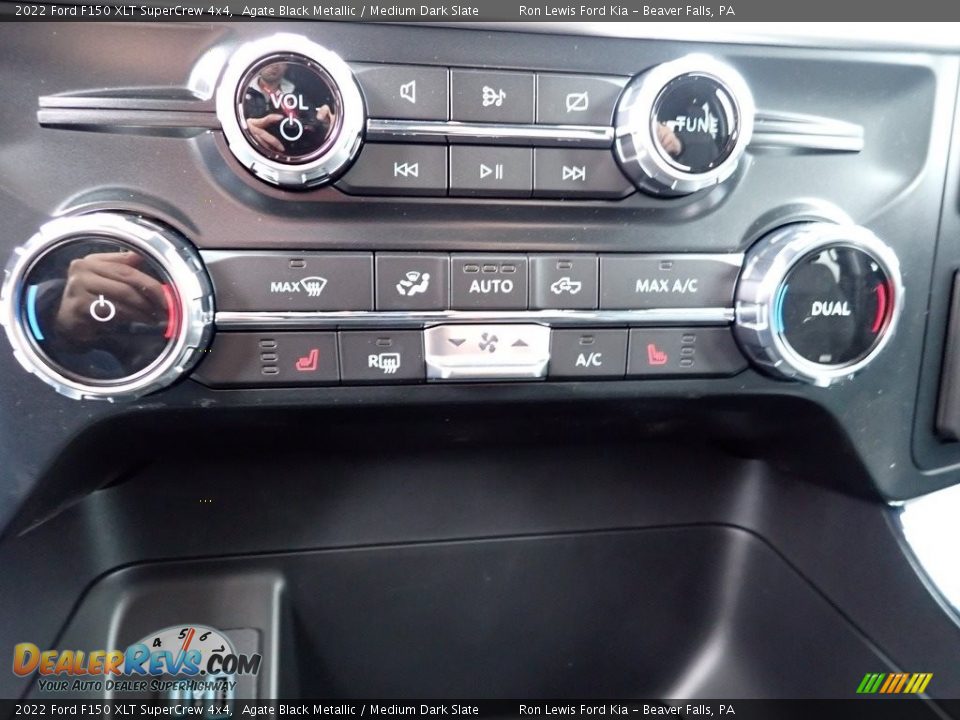 Controls of 2022 Ford F150 XLT SuperCrew 4x4 Photo #15