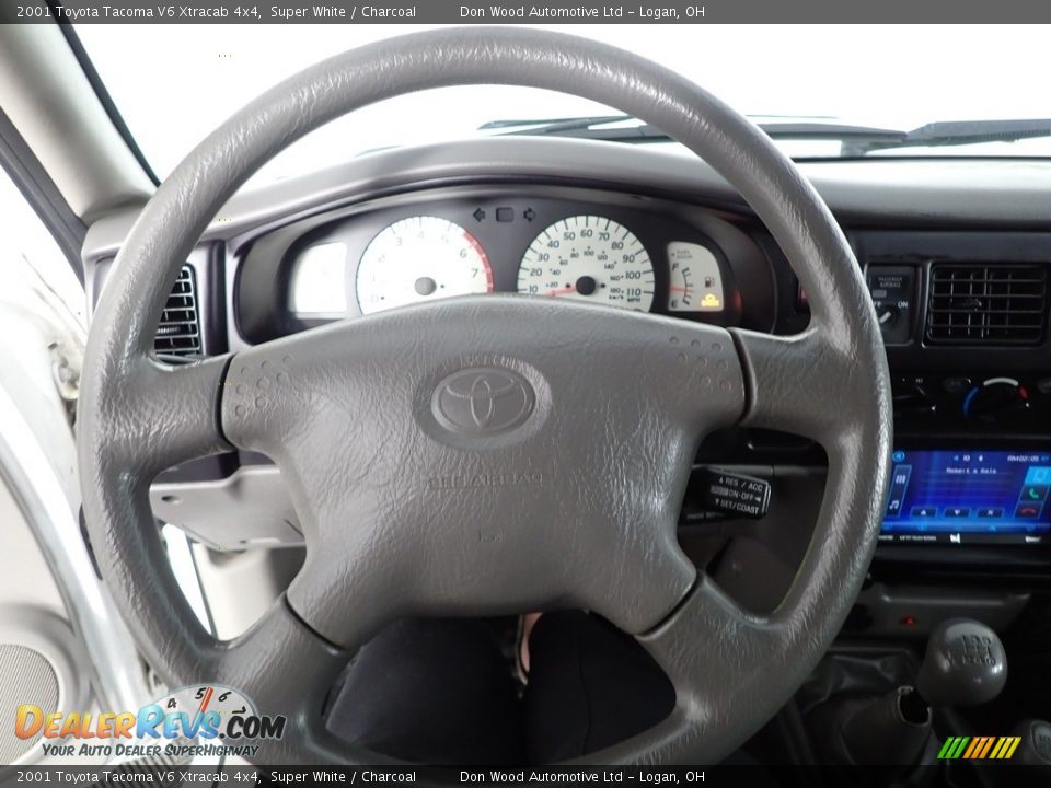 2001 Toyota Tacoma V6 Xtracab 4x4 Super White / Charcoal Photo #15