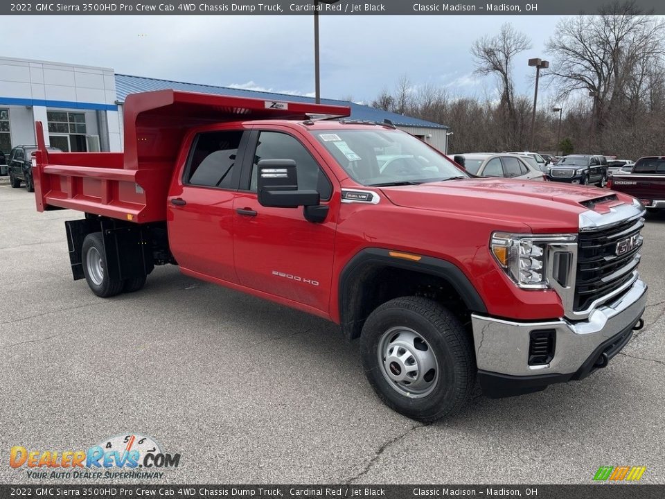 Front 3/4 View of 2022 GMC Sierra 3500HD Pro Crew Cab 4WD Chassis Dump Truck Photo #4