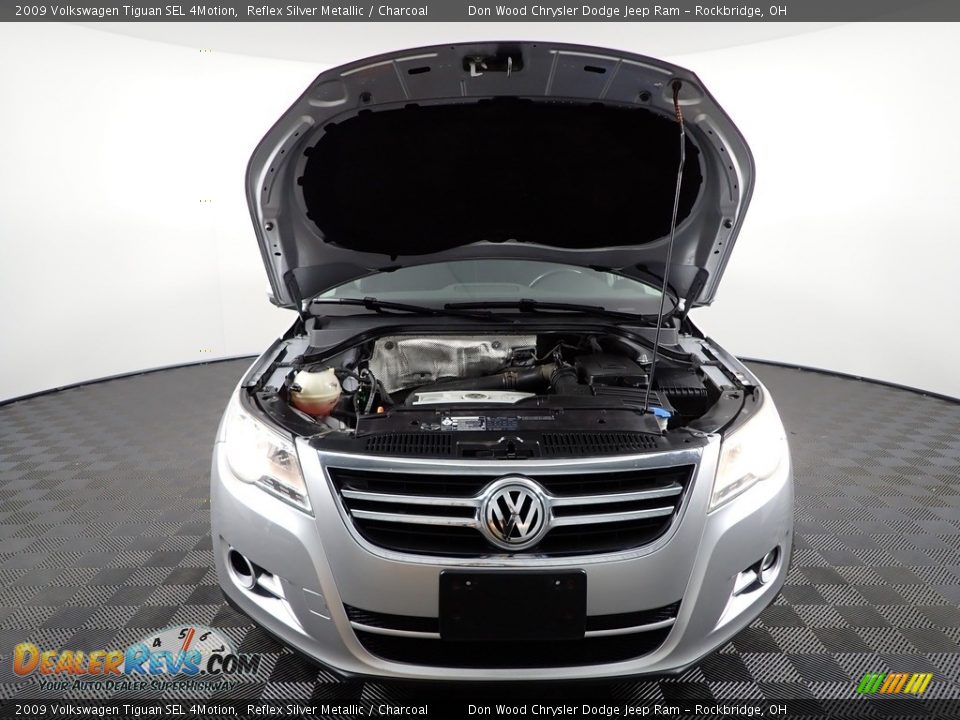 2009 Volkswagen Tiguan SEL 4Motion Reflex Silver Metallic / Charcoal Photo #4