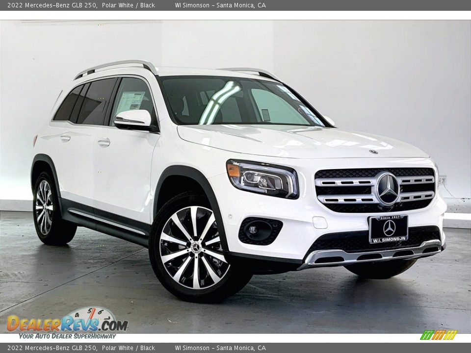 Front 3/4 View of 2022 Mercedes-Benz GLB 250 Photo #11