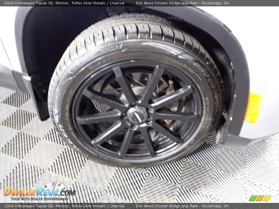 2009 Volkswagen Tiguan SEL 4Motion Reflex Silver Metallic / Charcoal Photo #32