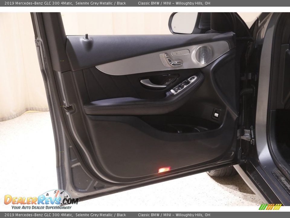 2019 Mercedes-Benz GLC 300 4Matic Selenite Grey Metallic / Black Photo #4