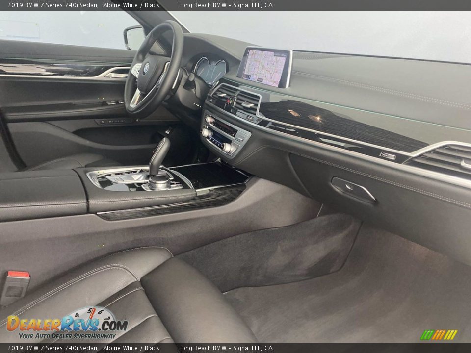 2019 BMW 7 Series 740i Sedan Alpine White / Black Photo #32