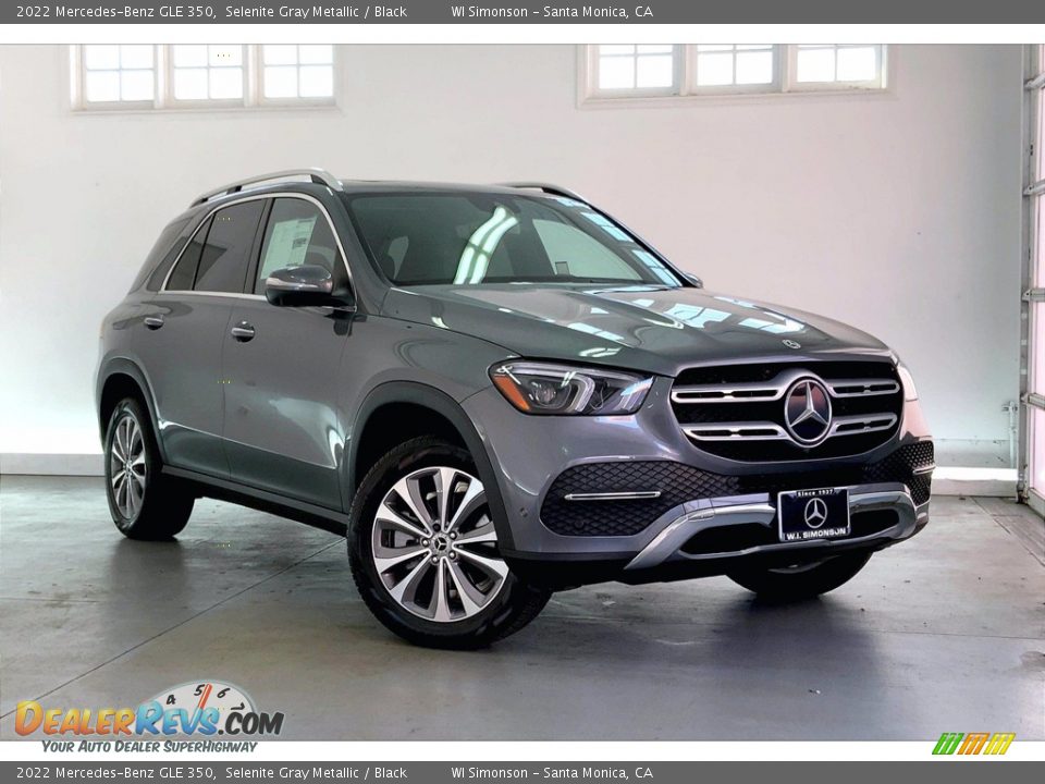 Front 3/4 View of 2022 Mercedes-Benz GLE 350 Photo #12