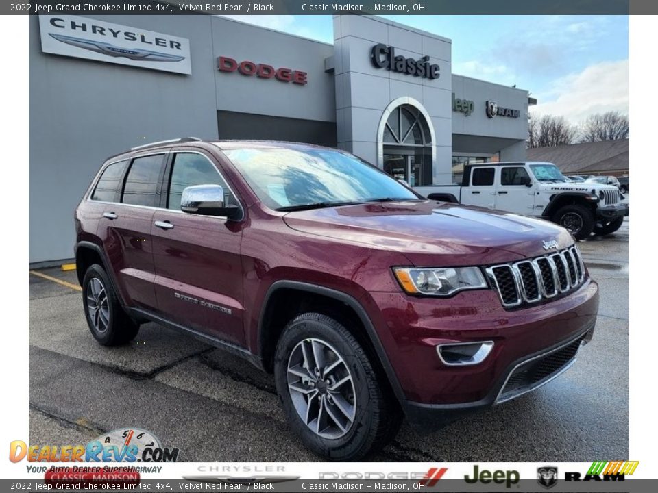 2022 Jeep Grand Cherokee Limited 4x4 Velvet Red Pearl / Black Photo #1