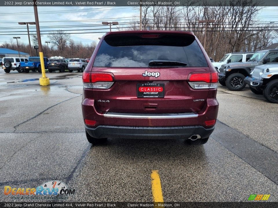 2022 Jeep Grand Cherokee Limited 4x4 Velvet Red Pearl / Black Photo #10