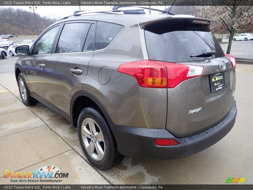 2015 Toyota RAV4 XLE Pyrite Mica / Latte Photo #5