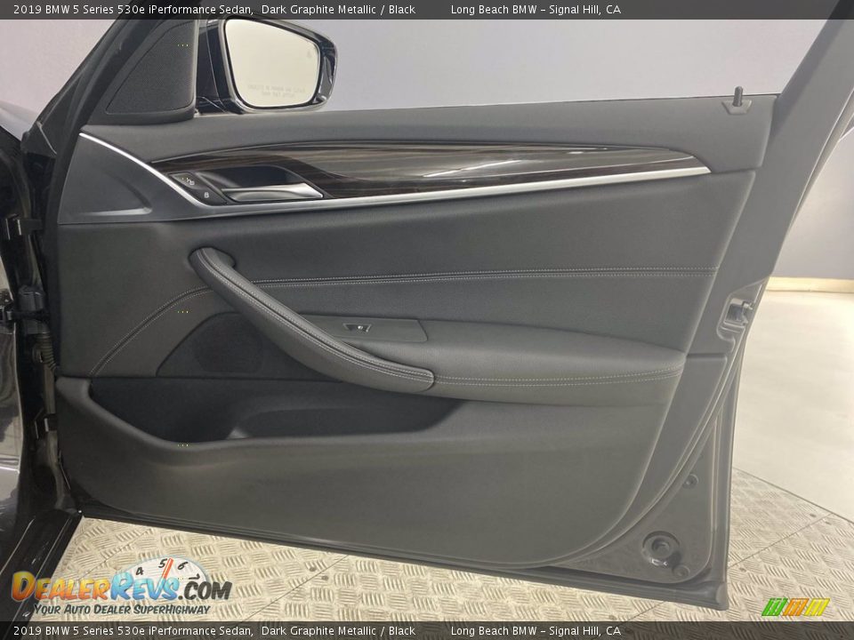 2019 BMW 5 Series 530e iPerformance Sedan Dark Graphite Metallic / Black Photo #31