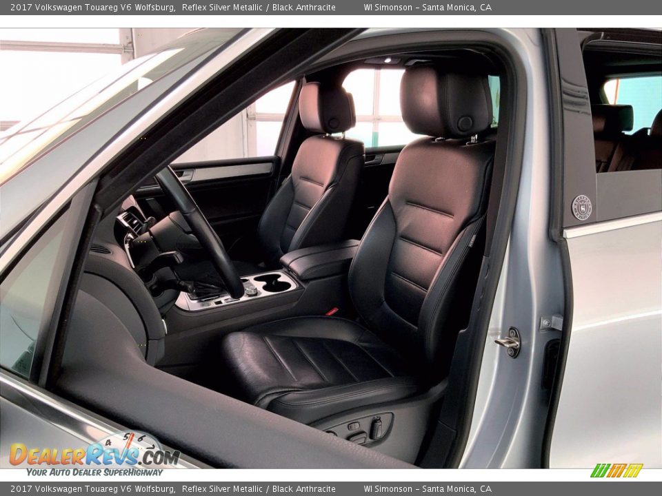 Front Seat of 2017 Volkswagen Touareg V6 Wolfsburg Photo #18