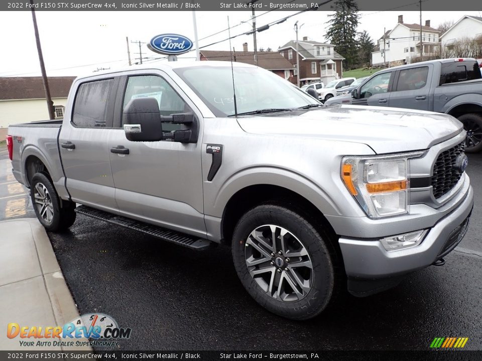 Front 3/4 View of 2022 Ford F150 STX SuperCrew 4x4 Photo #7
