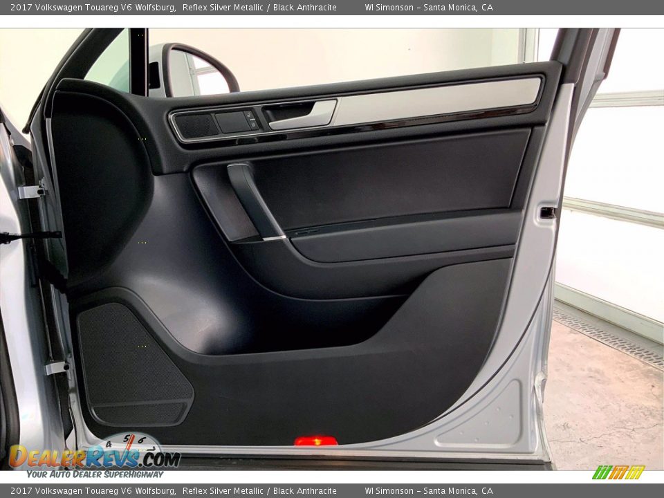 Door Panel of 2017 Volkswagen Touareg V6 Wolfsburg Photo #27