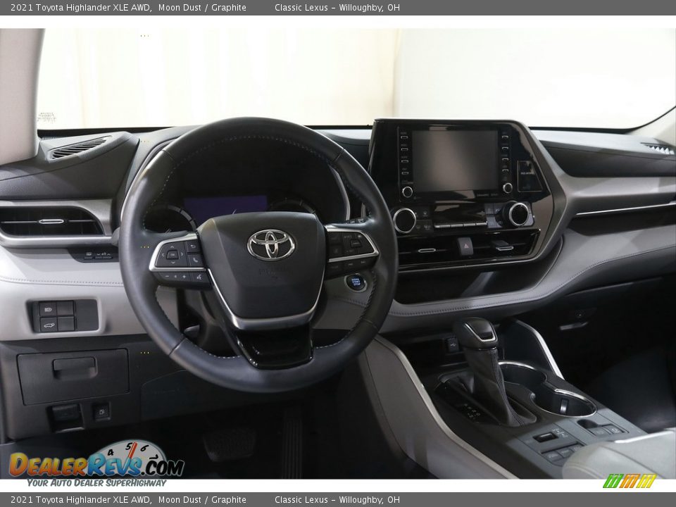 Dashboard of 2021 Toyota Highlander XLE AWD Photo #6
