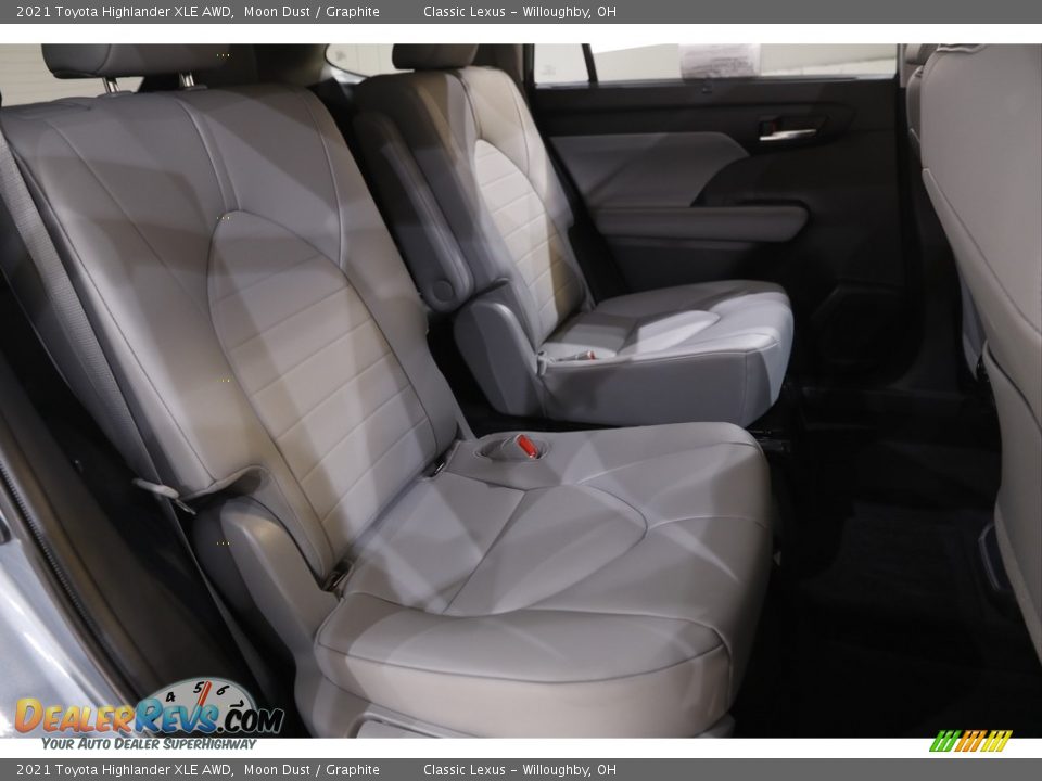 Rear Seat of 2021 Toyota Highlander XLE AWD Photo #15