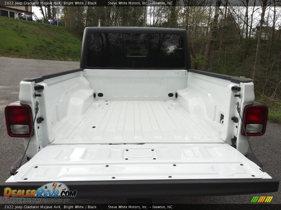 2022 Jeep Gladiator Mojave 4x4 Bright White / Black Photo #8