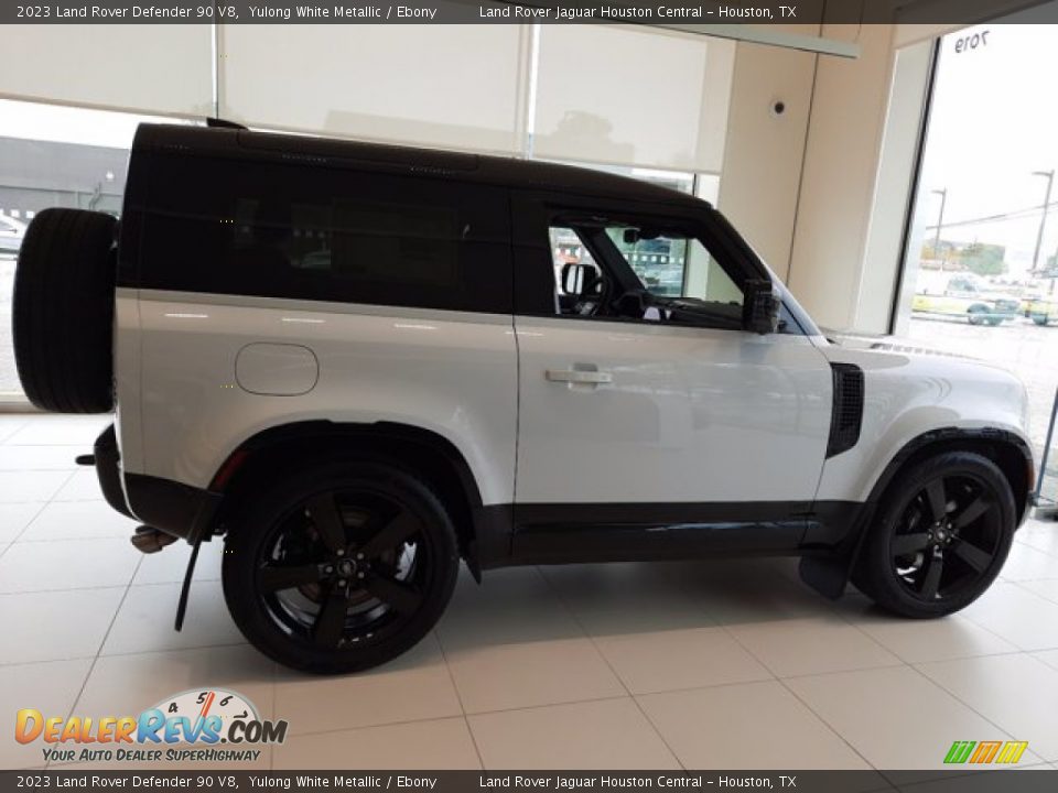 2023 Land Rover Defender 90 V8 Yulong White Metallic / Ebony Photo #11