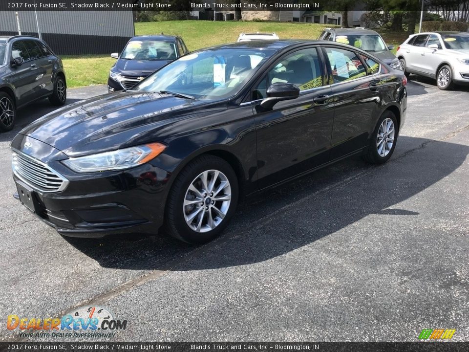 2017 Ford Fusion SE Shadow Black / Medium Light Stone Photo #2