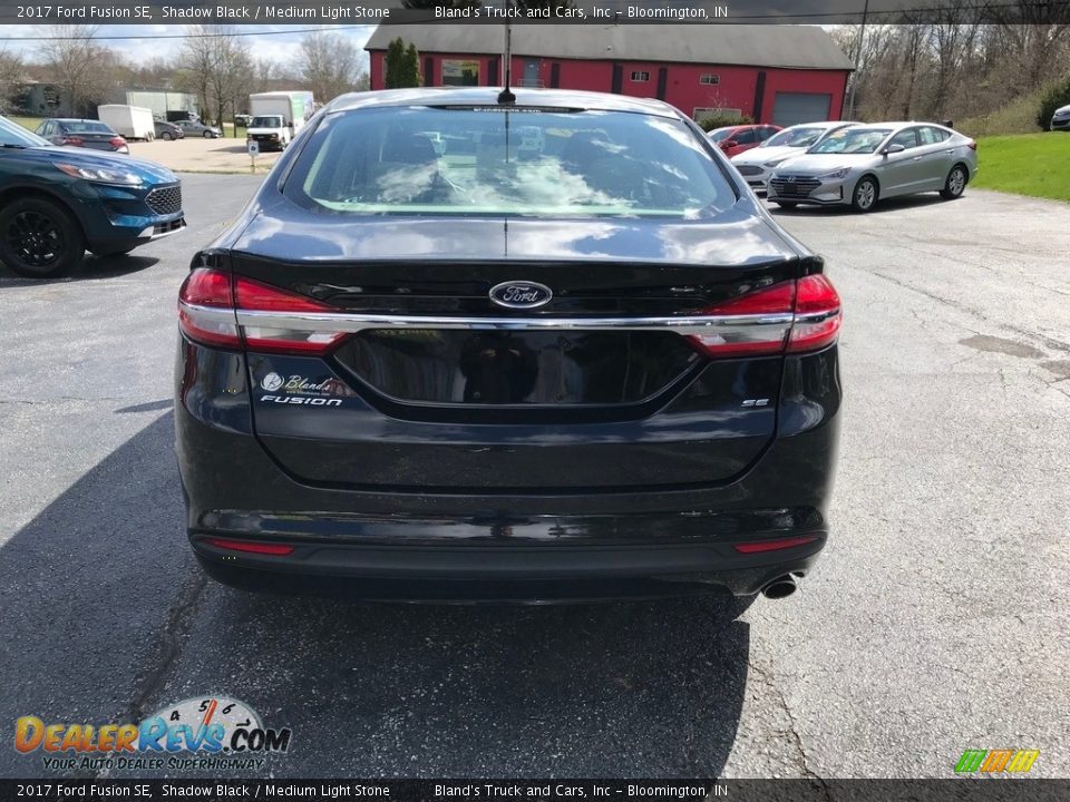 2017 Ford Fusion SE Shadow Black / Medium Light Stone Photo #7