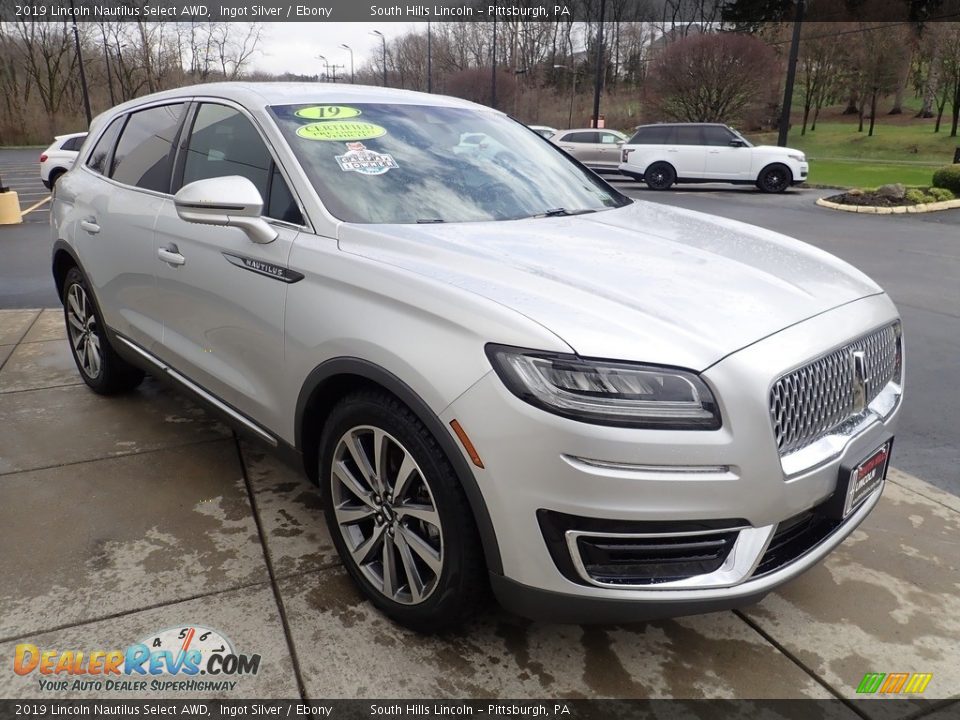 Front 3/4 View of 2019 Lincoln Nautilus Select AWD Photo #8