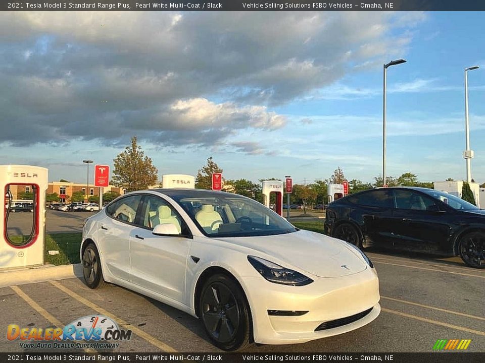 Front 3/4 View of 2021 Tesla Model 3 Standard Range Plus Photo #1