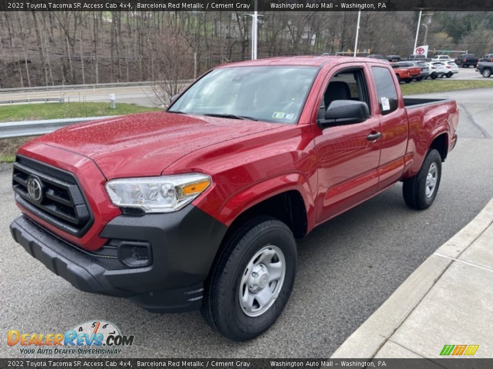 Front 3/4 View of 2022 Toyota Tacoma SR Access Cab 4x4 Photo #7