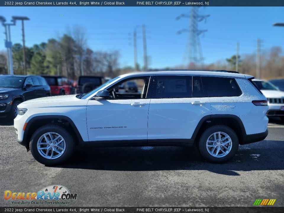 2022 Jeep Grand Cherokee L Laredo 4x4 Bright White / Global Black Photo #4
