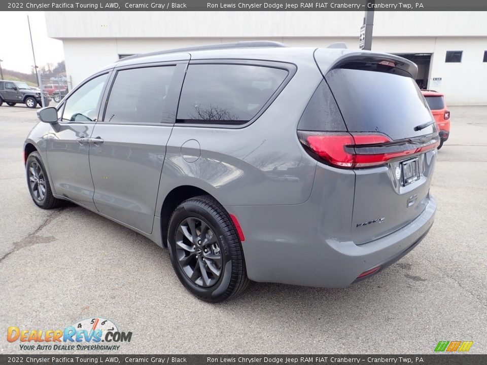 2022 Chrysler Pacifica Touring L AWD Ceramic Gray / Black Photo #3