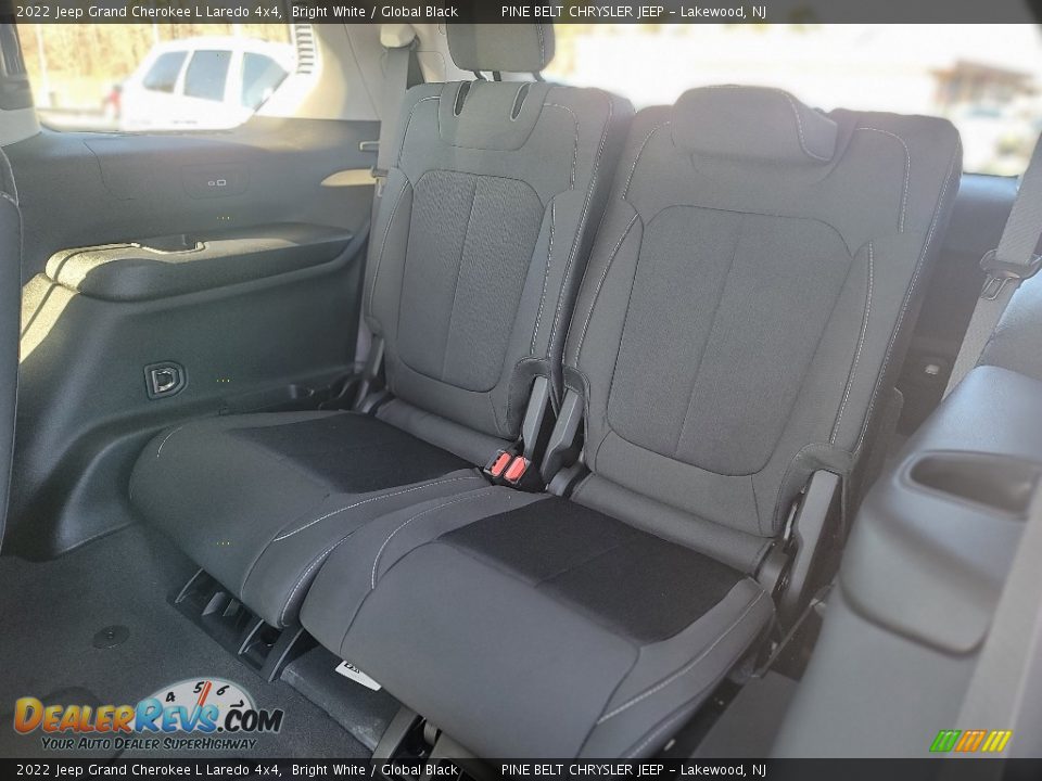 2022 Jeep Grand Cherokee L Laredo 4x4 Bright White / Global Black Photo #13