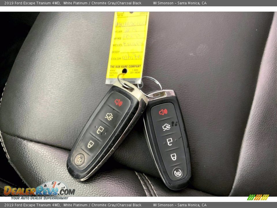 Keys of 2019 Ford Escape Titanium 4WD Photo #11