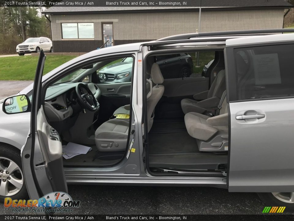 2017 Toyota Sienna LE Predawn Gray Mica / Ash Photo #9