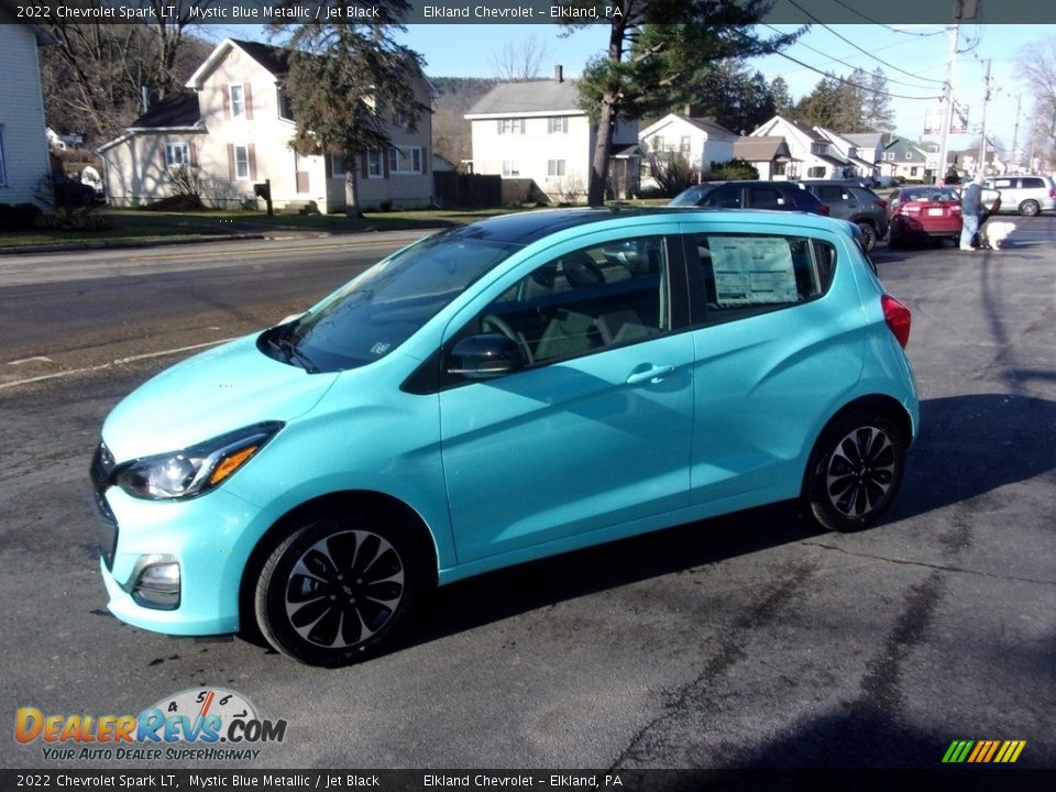 Front 3/4 View of 2022 Chevrolet Spark LT Photo #7