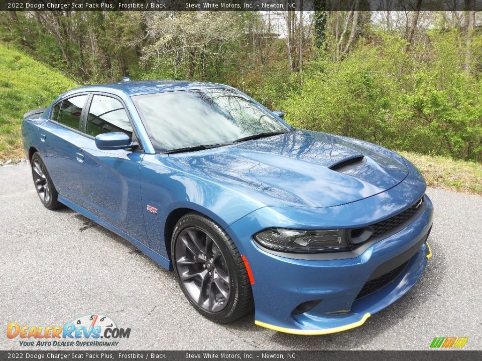 Front 3/4 View of 2022 Dodge Charger Scat Pack Plus Photo #4