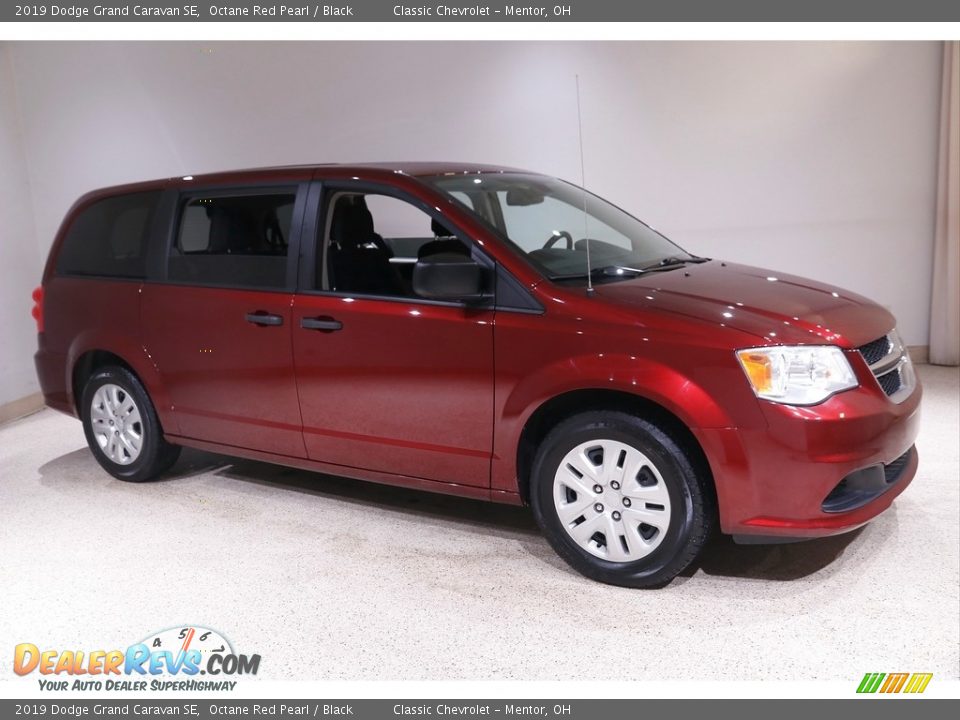 2019 Dodge Grand Caravan SE Octane Red Pearl / Black Photo #1