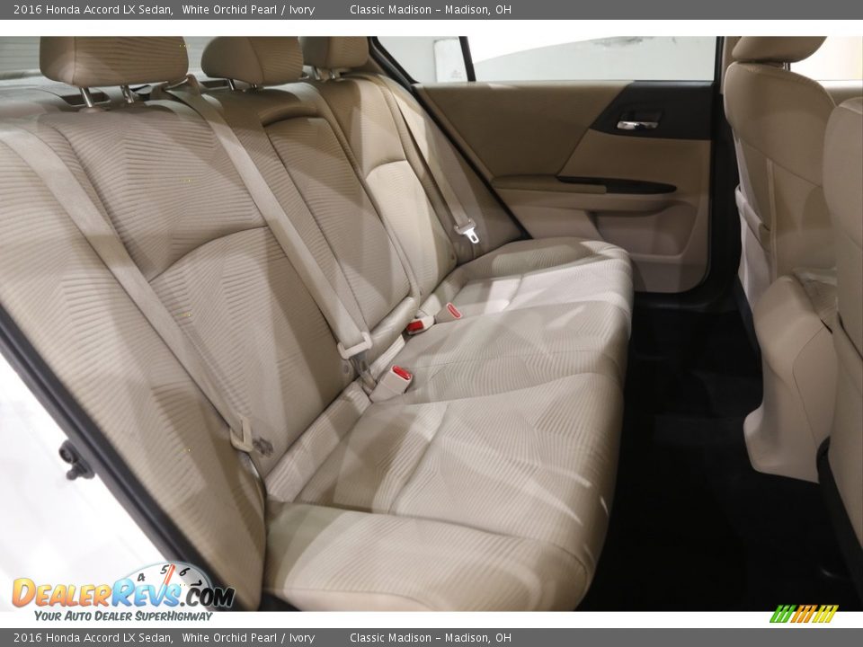 2016 Honda Accord LX Sedan White Orchid Pearl / Ivory Photo #16