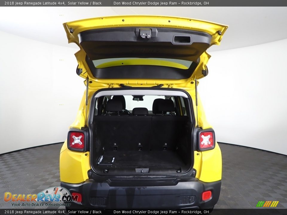 2018 Jeep Renegade Latitude 4x4 Solar Yellow / Black Photo #12