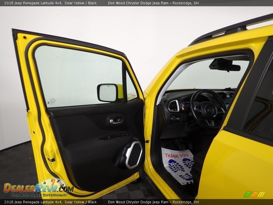 2018 Jeep Renegade Latitude 4x4 Solar Yellow / Black Photo #15