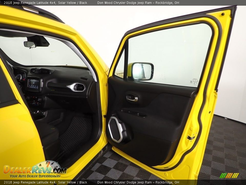 2018 Jeep Renegade Latitude 4x4 Solar Yellow / Black Photo #29