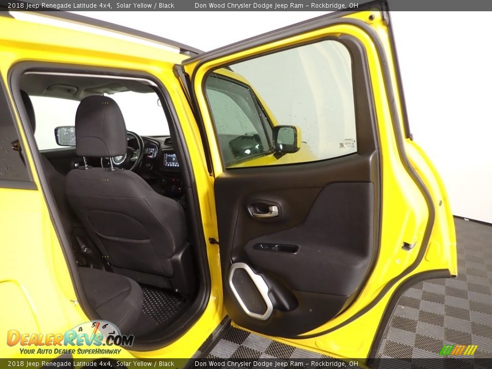 2018 Jeep Renegade Latitude 4x4 Solar Yellow / Black Photo #31