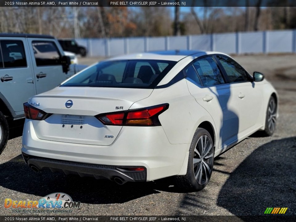 2019 Nissan Altima SR AWD Pearl White / Charcoal Photo #3