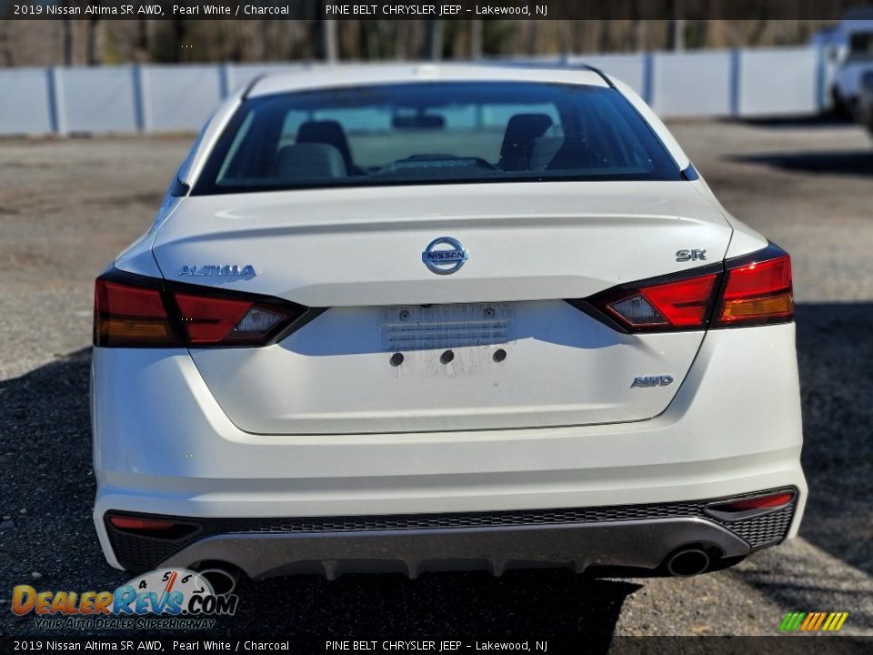 2019 Nissan Altima SR AWD Pearl White / Charcoal Photo #4