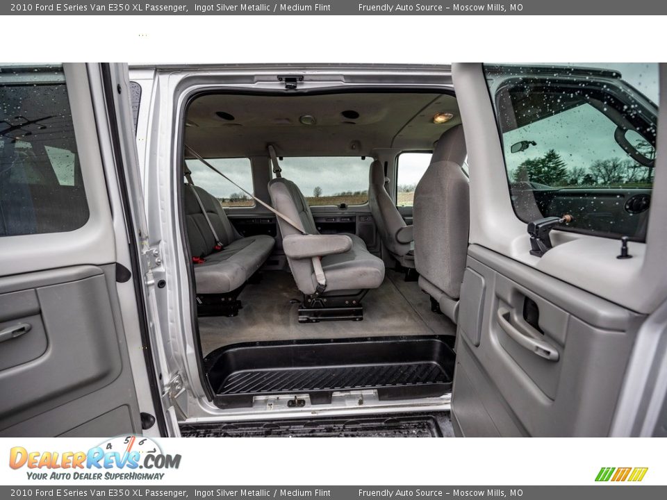 2010 Ford E Series Van E350 XL Passenger Ingot Silver Metallic / Medium Flint Photo #21