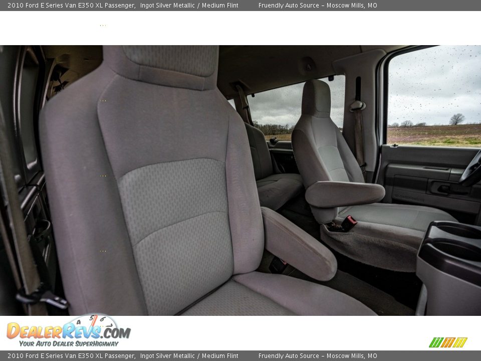 2010 Ford E Series Van E350 XL Passenger Ingot Silver Metallic / Medium Flint Photo #27