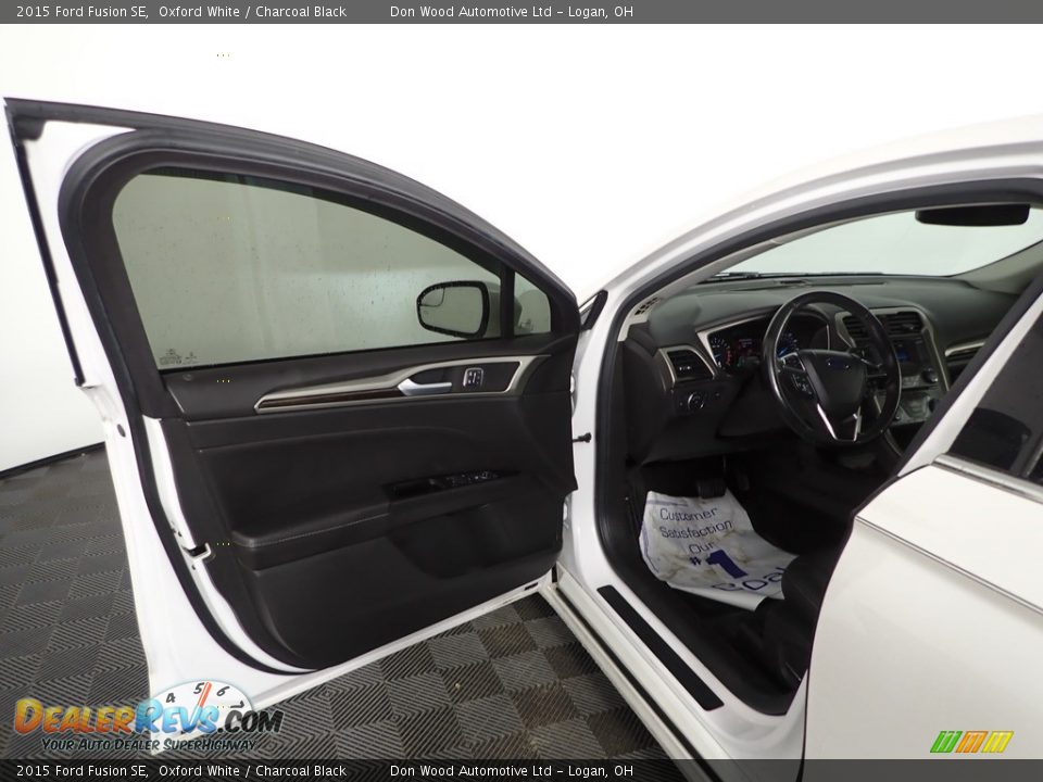 2015 Ford Fusion SE Oxford White / Charcoal Black Photo #15