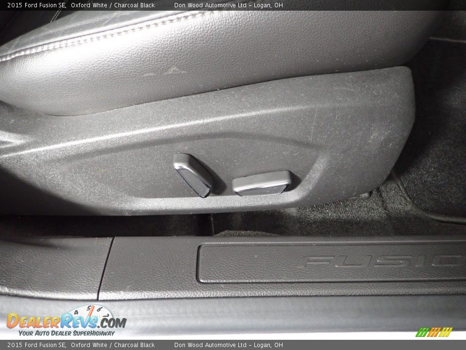 2015 Ford Fusion SE Oxford White / Charcoal Black Photo #32