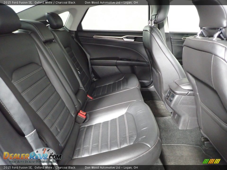 2015 Ford Fusion SE Oxford White / Charcoal Black Photo #34