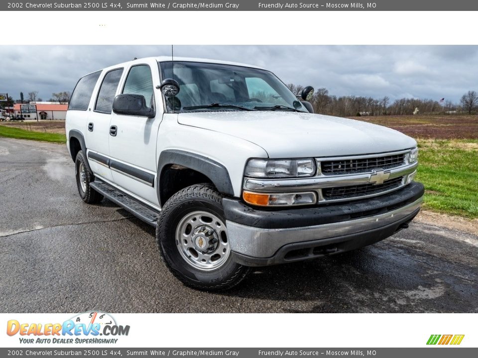 Front 3/4 View of 2002 Chevrolet Suburban 2500 LS 4x4 Photo #1