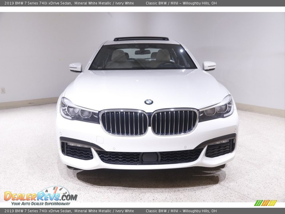 2019 BMW 7 Series 740i xDrive Sedan Mineral White Metallic / Ivory White Photo #2