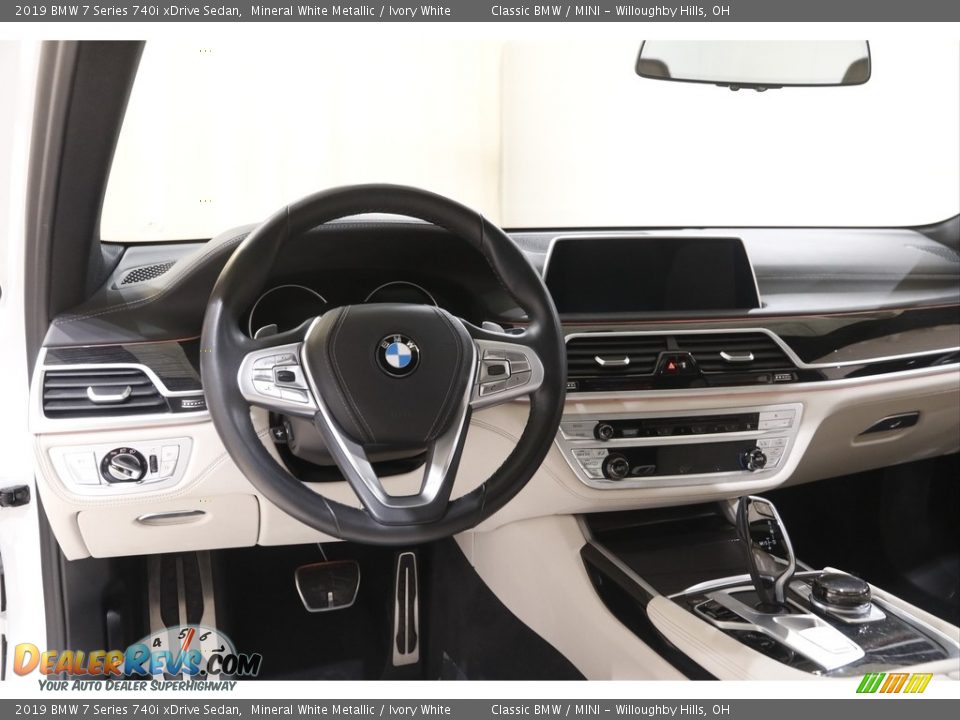 2019 BMW 7 Series 740i xDrive Sedan Mineral White Metallic / Ivory White Photo #6