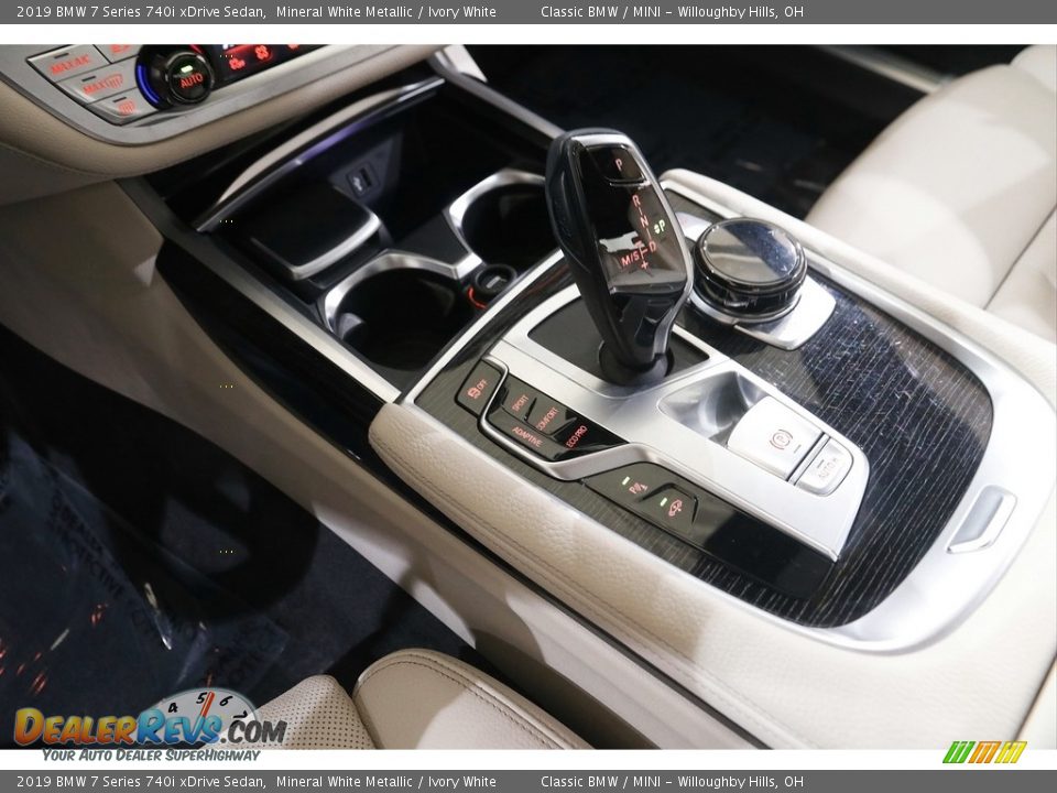 2019 BMW 7 Series 740i xDrive Sedan Shifter Photo #16