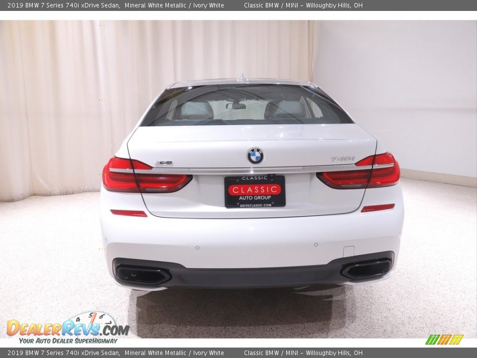 2019 BMW 7 Series 740i xDrive Sedan Mineral White Metallic / Ivory White Photo #21